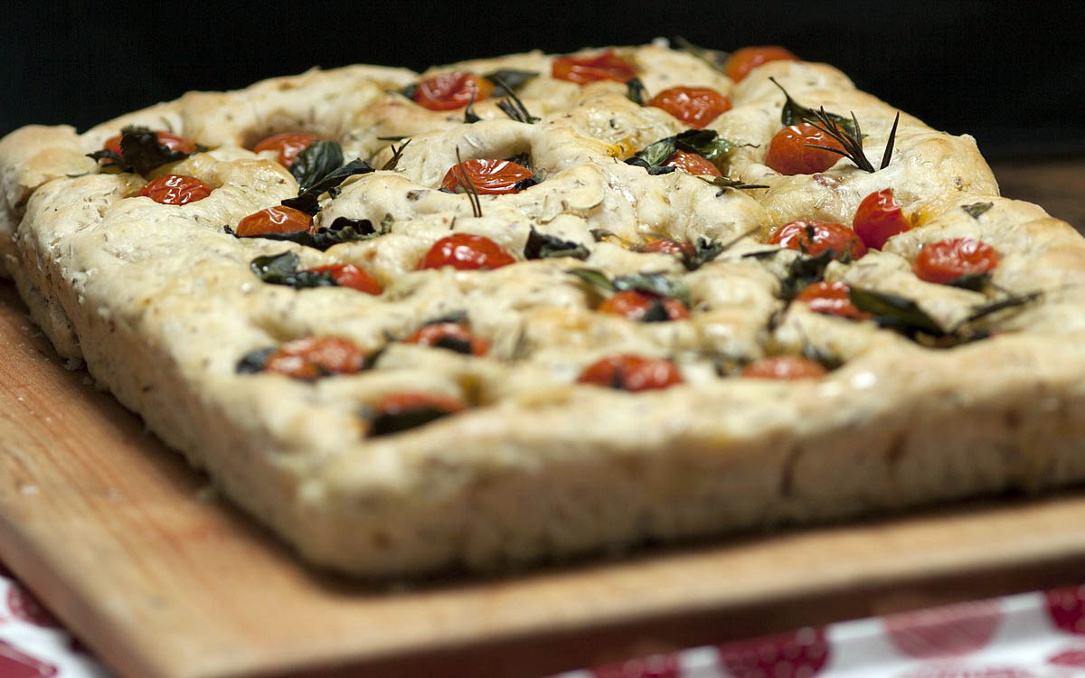 Focaccia con farina di canapa: una ricetta alternativa e buonissima